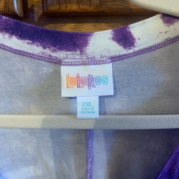 Very nice like new LuLaRoe blouse. Long sleeve. Sz. 2xl inventory blowout!! - Picture 2 of 2